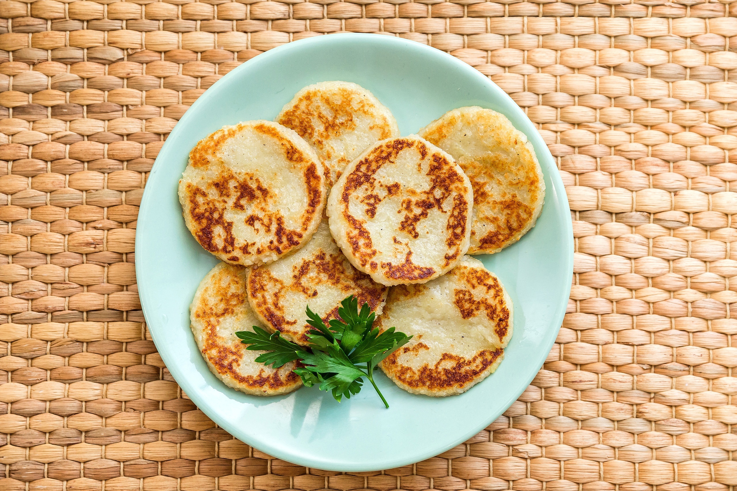 Картофельными оладьями с рисовыми хлопьями